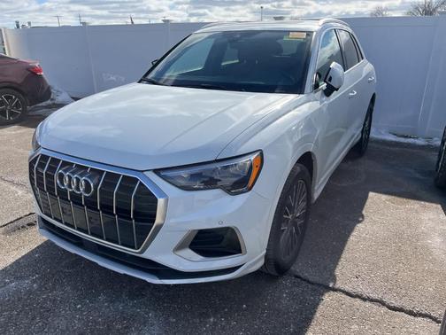 2022 Audi Q3 40 Premium