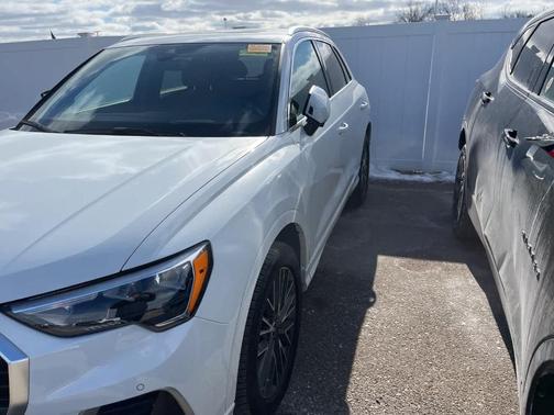 2022 Audi Q3 40 Premium