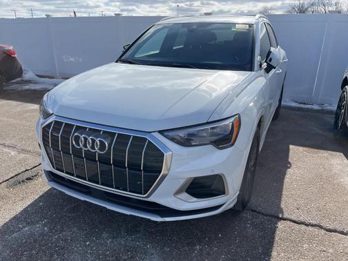 2022 Audi Q3 40 Premium