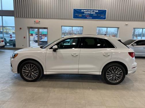 2022 Audi Q3 40 Premium
