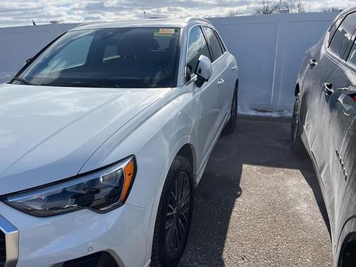 2022 Audi Q3 40 Premium