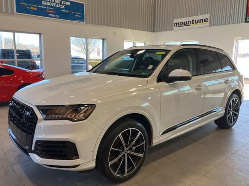 2023 Audi Q7 55 Premium Plus