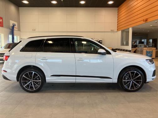 2023 Audi Q7 55 Premium Plus