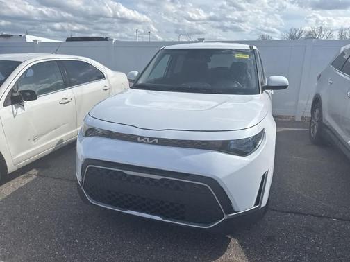 Snow White Pearl 2024 Kia Soul LX