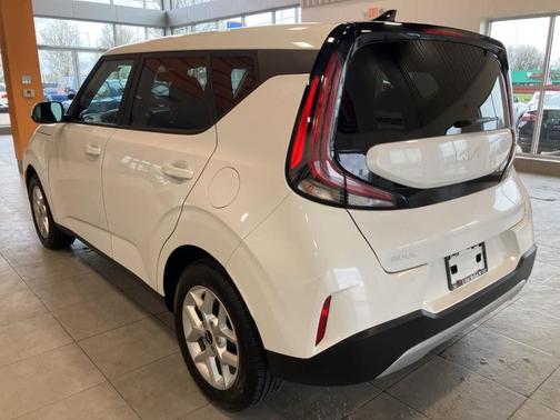 Snow White Pearl 2024 Kia Soul LX