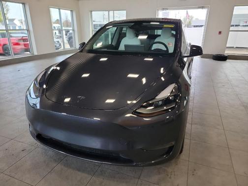 Gray 2025 Tesla Model Y Long Range