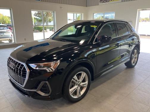 2022 Audi Q3 45 S line Premium Plus
