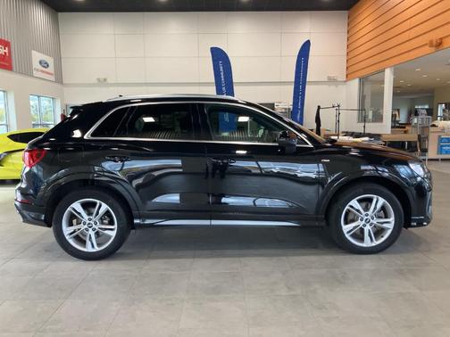 2022 Audi Q3 45 S line Premium Plus