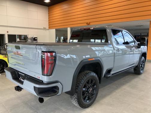 2024 GMC Sierra 2500 AT4