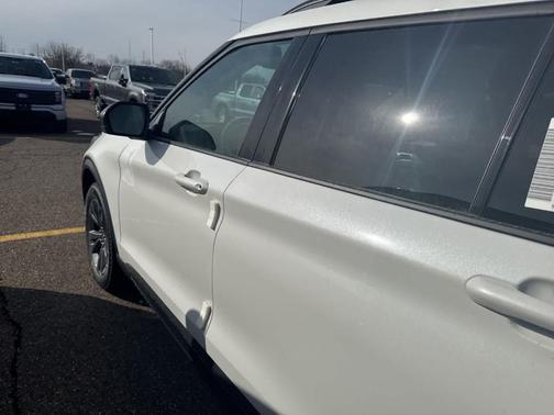 Star White 2026 Ford Explorer Active