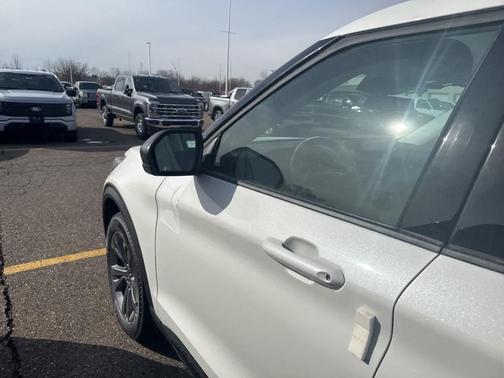 Star White 2026 Ford Explorer Active