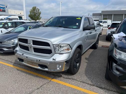 2016 RAM 1500 SLT