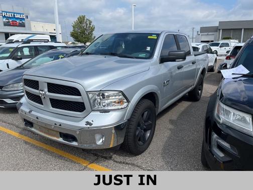 2016 RAM 1500 SLT