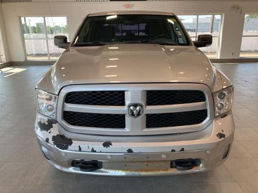 2016 RAM 1500 SLT