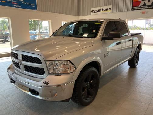 2016 RAM 1500 SLT