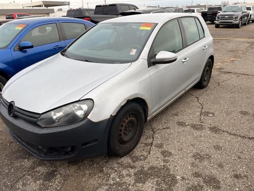 2010 Volkswagen Golf 4-Door