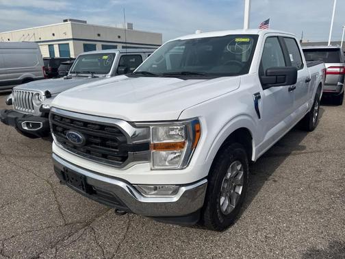 Oxford White 2021 Ford F-150 XLT