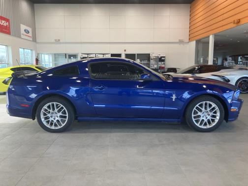 2013 Ford Mustang V6 Premium