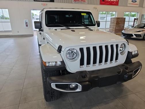 Bright White 2022 Jeep Wrangler Unlimited Sahara