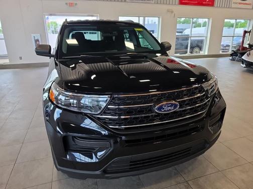 Agate Black Metallic 2024 Ford Explorer XLT