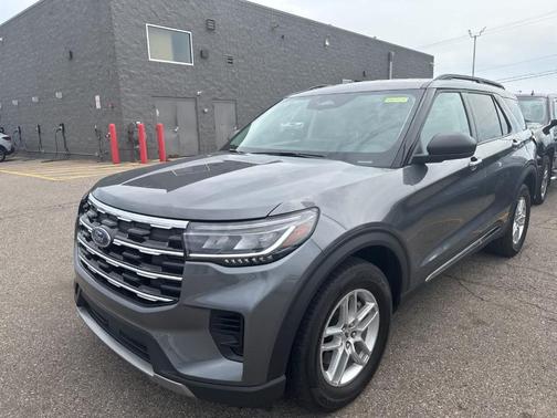 Carbonized Gray Metallic 2025 Ford Explorer Active