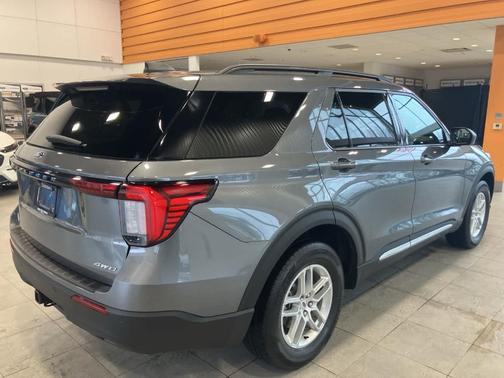 Carbonized Gray Metallic 2025 Ford Explorer Active