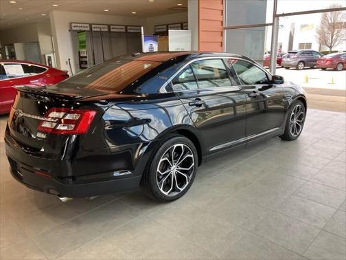 2016 Ford Taurus SHO