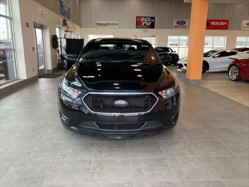 2016 Ford Taurus SHO