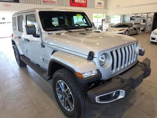 Silver Zynith 2023 Jeep Wrangler Sahara