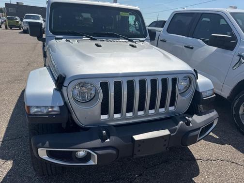 Silver Zynith 2023 Jeep Wrangler Sahara