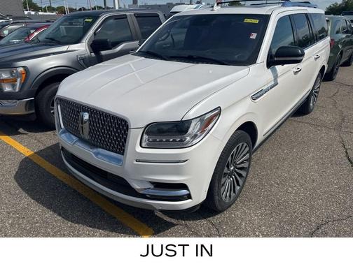 White Platinum Tri-Coat Metallic 2019 Lincoln Navigator L Reserve
