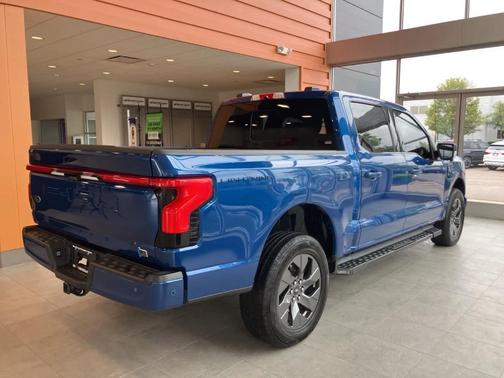 2022 Ford F-150 Lightning LARIAT