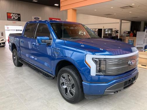 2022 Ford F-150 Lightning LARIAT