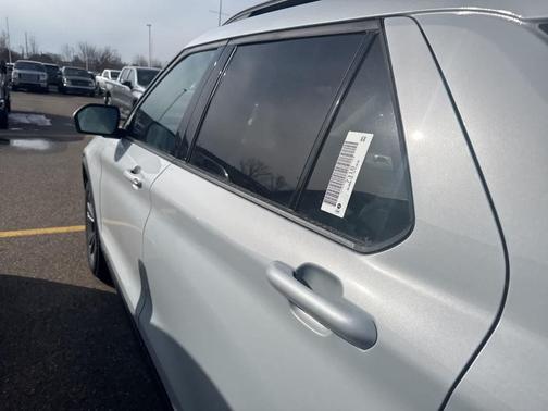 Space White Metallic 2026 Ford Explorer Active