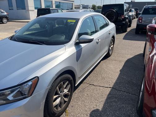 2016 Volkswagen Passat 1.8T S