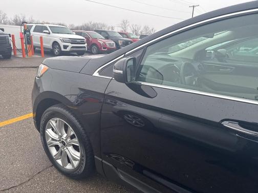 2023 Ford Edge Titanium