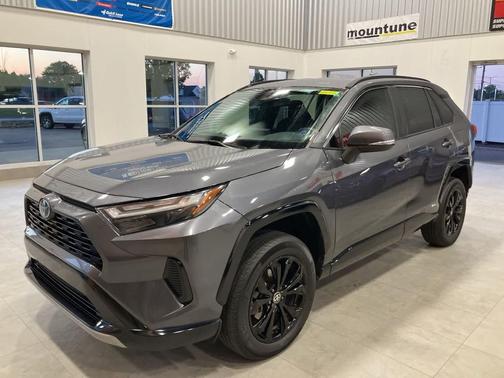 2022 Toyota RAV4 Hybrid SE