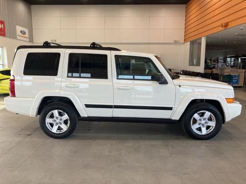 2008 Jeep Commander Sport