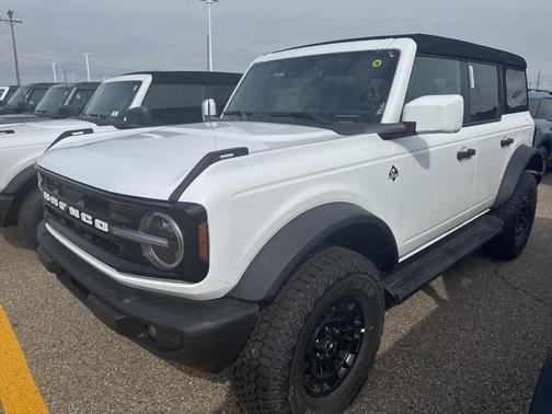 Oxford White 2026 Ford Bronco Outer Banks