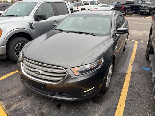 2017 Ford Taurus SEL