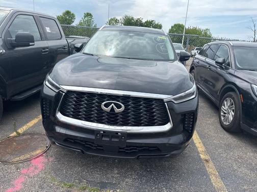 Black 2024 INFINITI QX60 Luxe