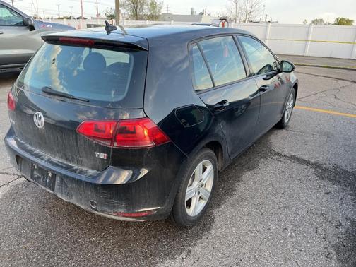 2017 Volkswagen Golf TSI Wolfsburg Edition 4-Door