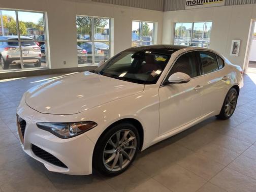 2020 Alfa Romeo Giulia Base