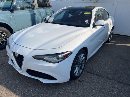2020 Alfa Romeo Giulia Base