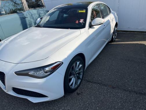 2020 Alfa Romeo Giulia Base