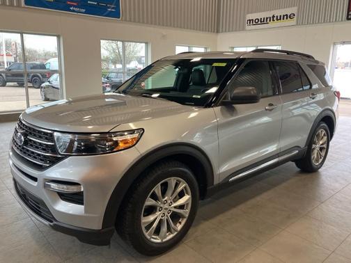 Iconic Silver Metallic 2020 Ford Explorer XLT