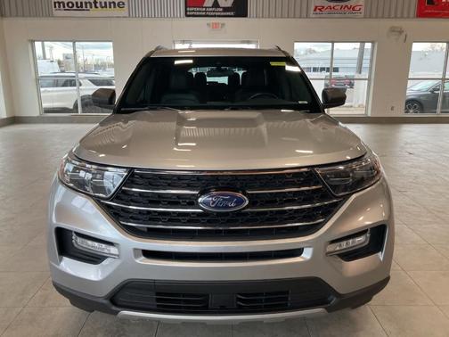 Iconic Silver Metallic 2020 Ford Explorer XLT