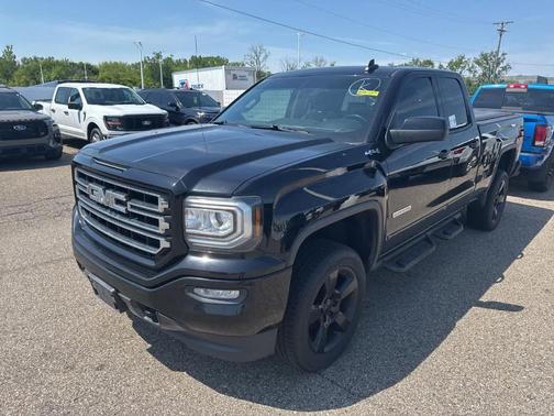 Black 2018 GMC Sierra 1500 SLE
