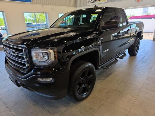 Black 2018 GMC Sierra 1500 SLE