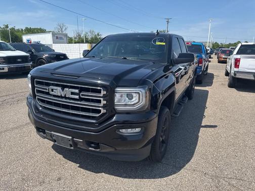 Black 2018 GMC Sierra 1500 SLE